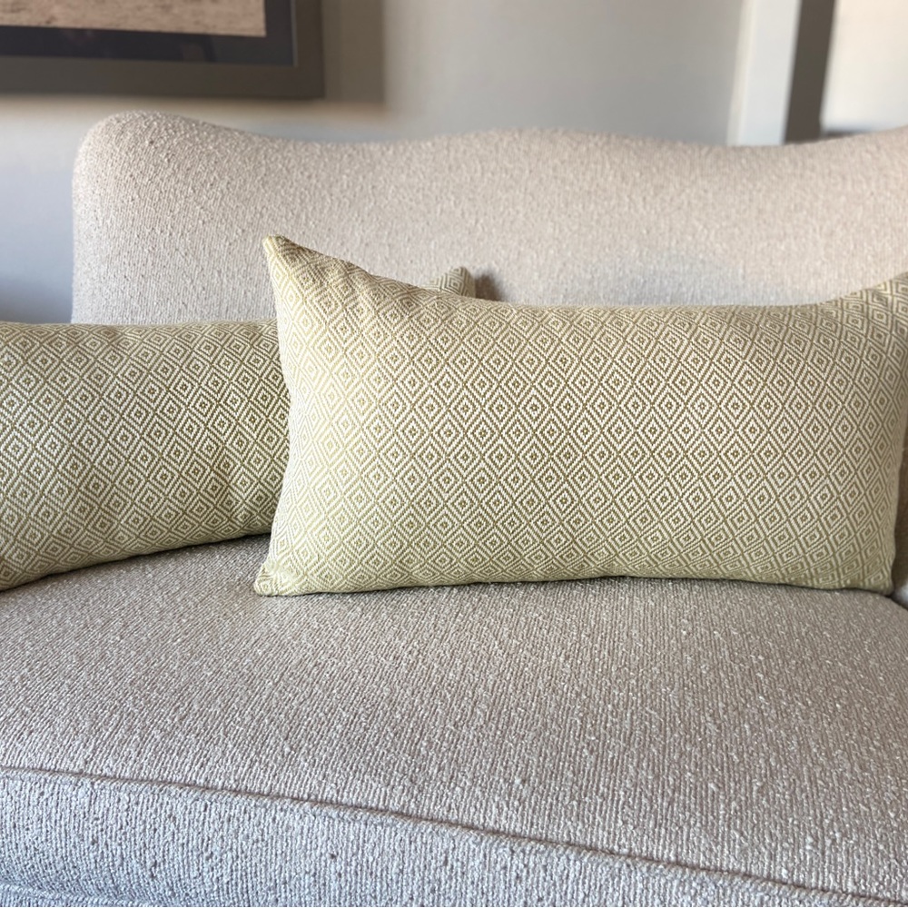Chic Schumacher Sofia Diamond pillows. Brand new!